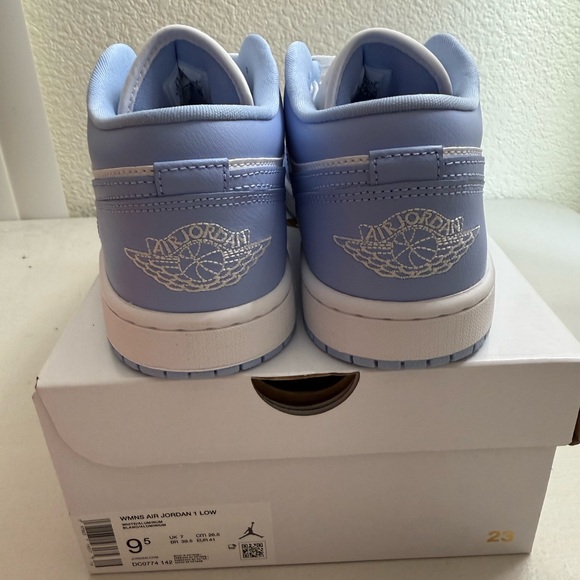 Nike Air Jordan 1 Low Womens Sneakers - Picture 4 of 6
